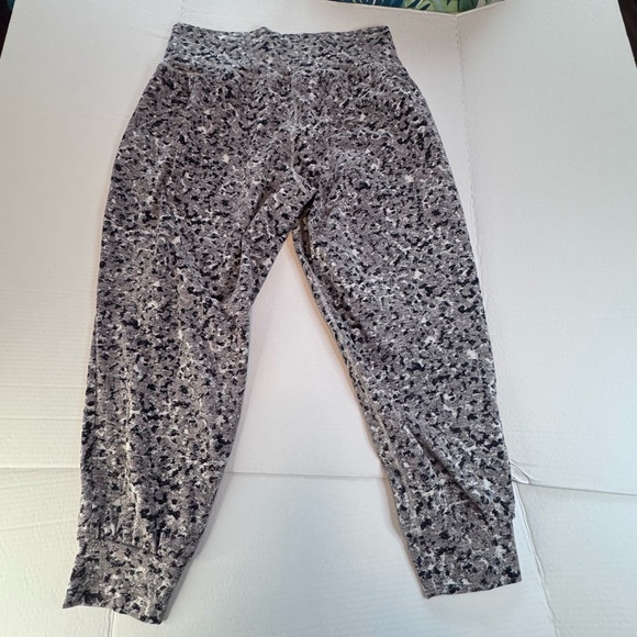 Athleta Printed Jogger Pants Women’s 2X Gray Black High Rise Stretch - Picture 3 of 11